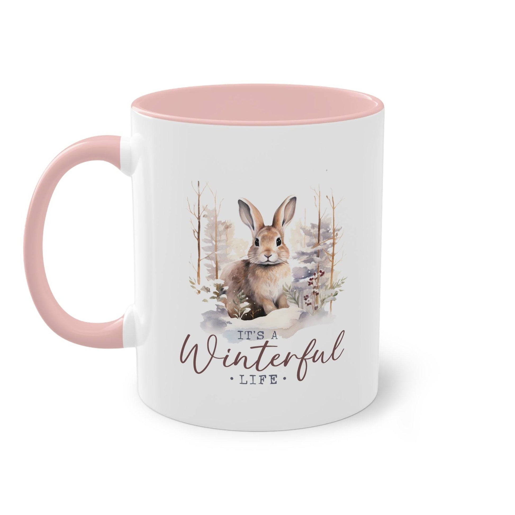 Tasse mit süßem Hasen im Schnee. Rosa-weiße Tasse Geschenk Weihnachten