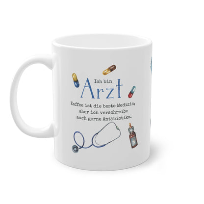 Mache die Kaffeepause deines Arztes zu einem vergnüglichen Erlebnis mit unserer humorvollen Tasse für Mediziner! Ein witziges Geschenk für Ärzte zum Wichteln.